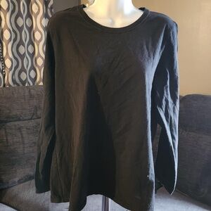 basic black long sleeve shirt <3